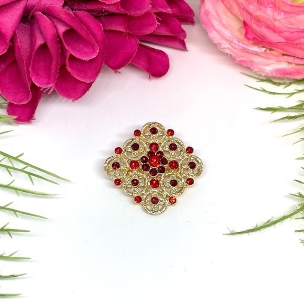 NEW⚜️Ruby Red Crystal Cluster Embellished Brooch